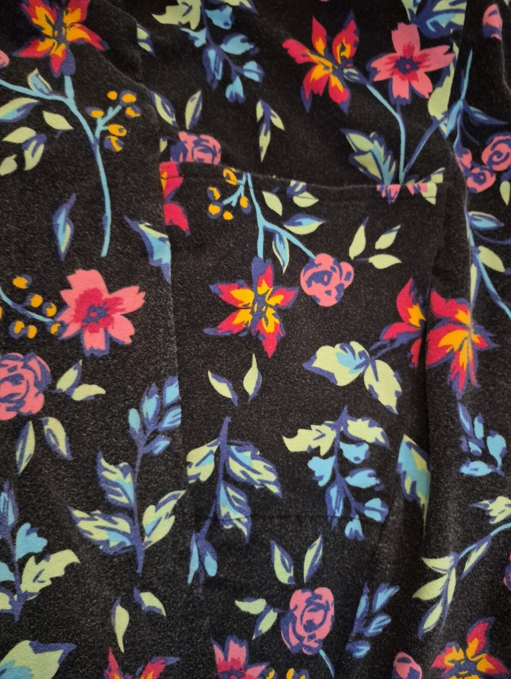 Women's 3x Floral Black Leggings - Comfortable Stretch Bottoms - Picture 2 of 4
